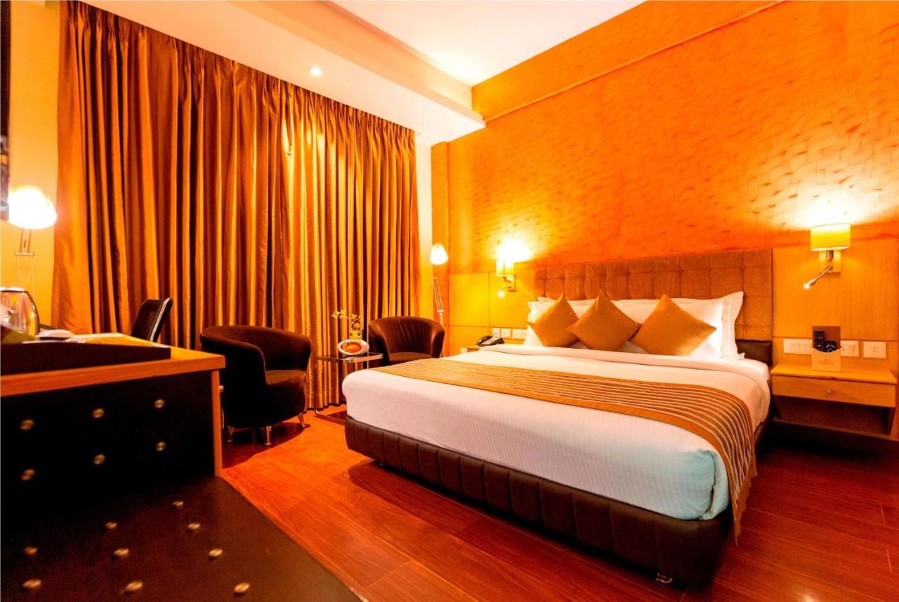 Hotel Ramada Neemrana Extérieur photo