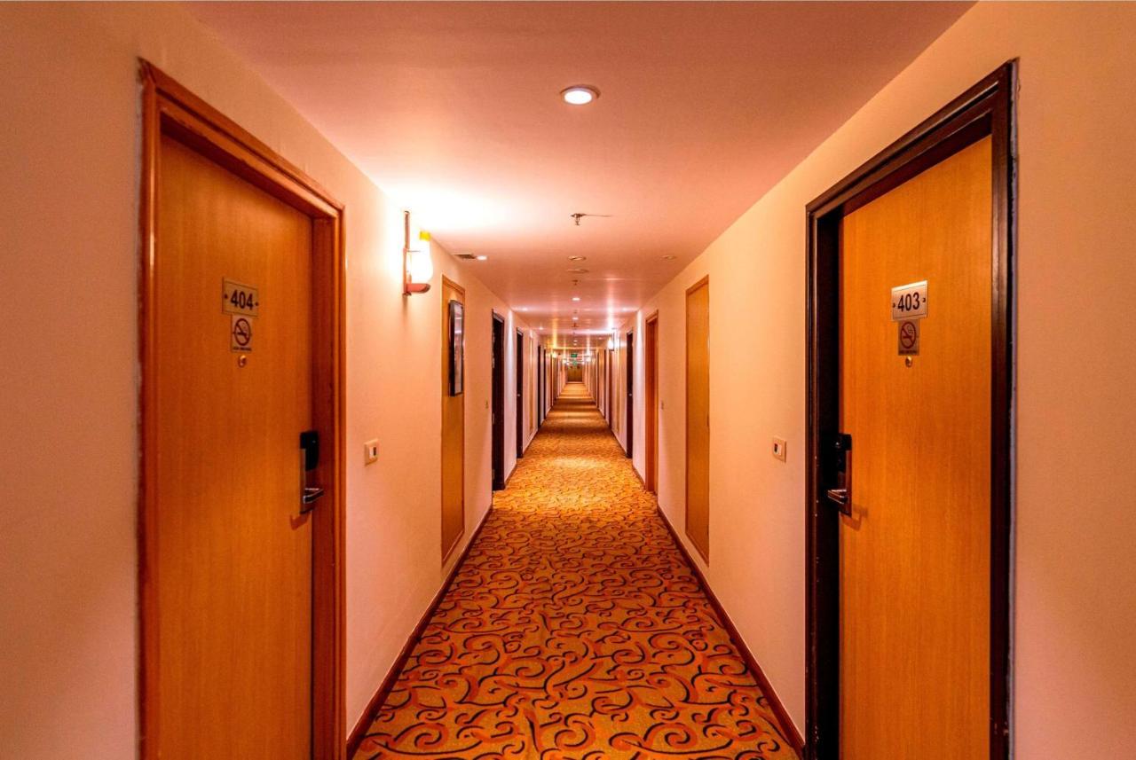 Hotel Ramada Neemrana Extérieur photo