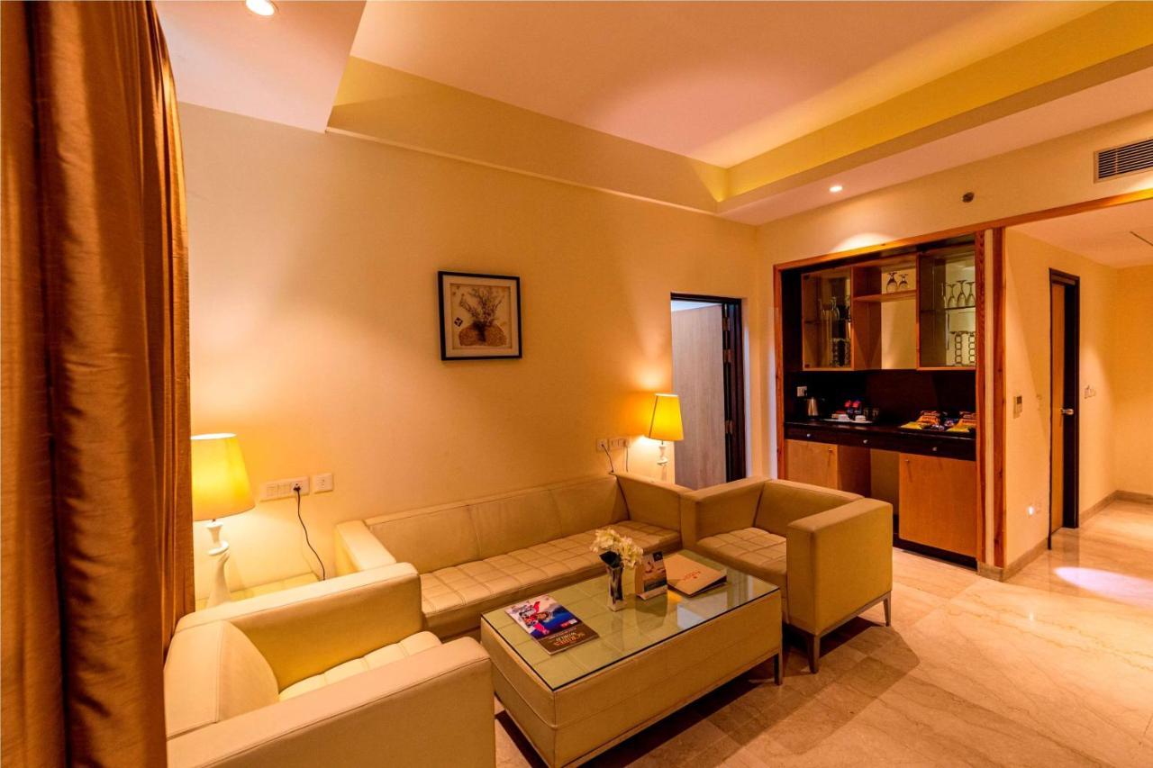 Hotel Ramada Neemrana Extérieur photo