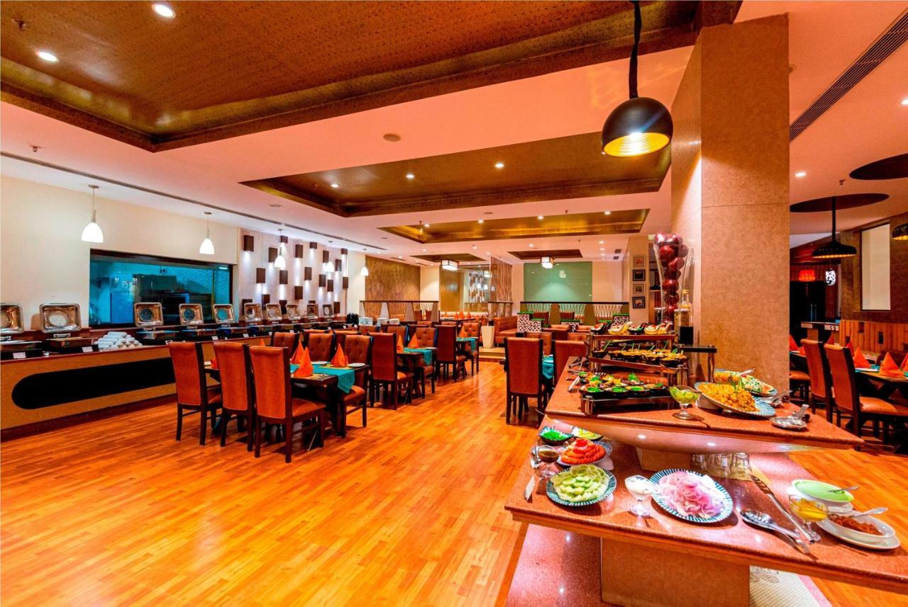 Hotel Ramada Neemrana Extérieur photo