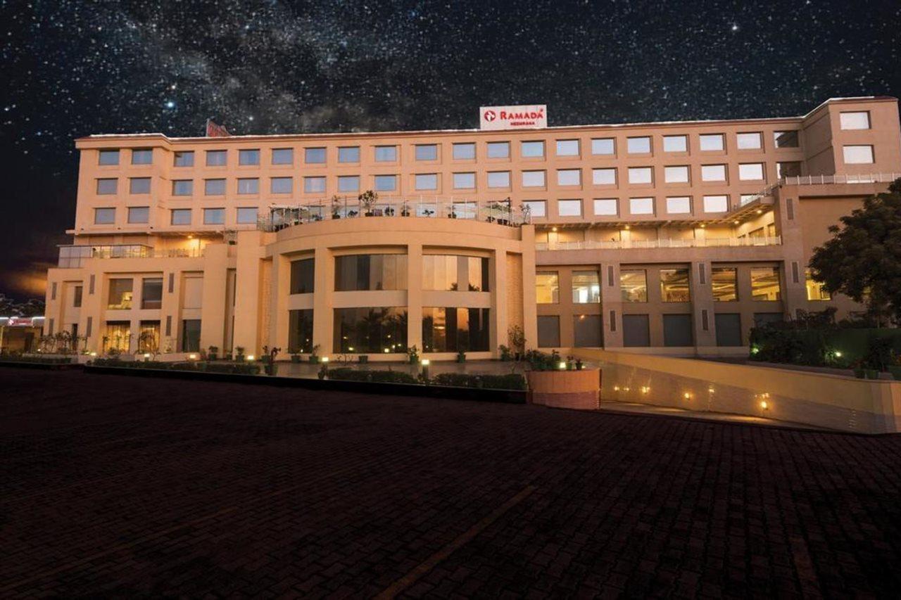 Hotel Ramada Neemrana Extérieur photo