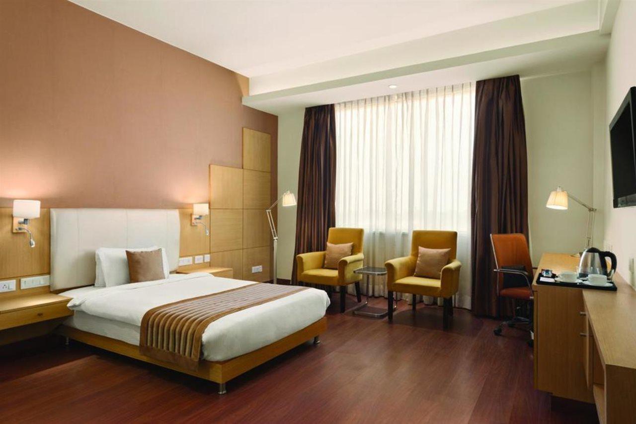 Hotel Ramada Neemrana Extérieur photo