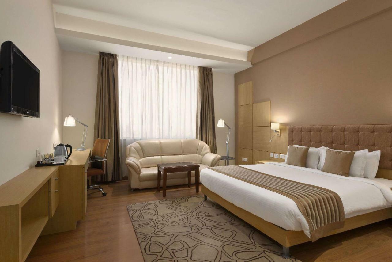 Hotel Ramada Neemrana Extérieur photo