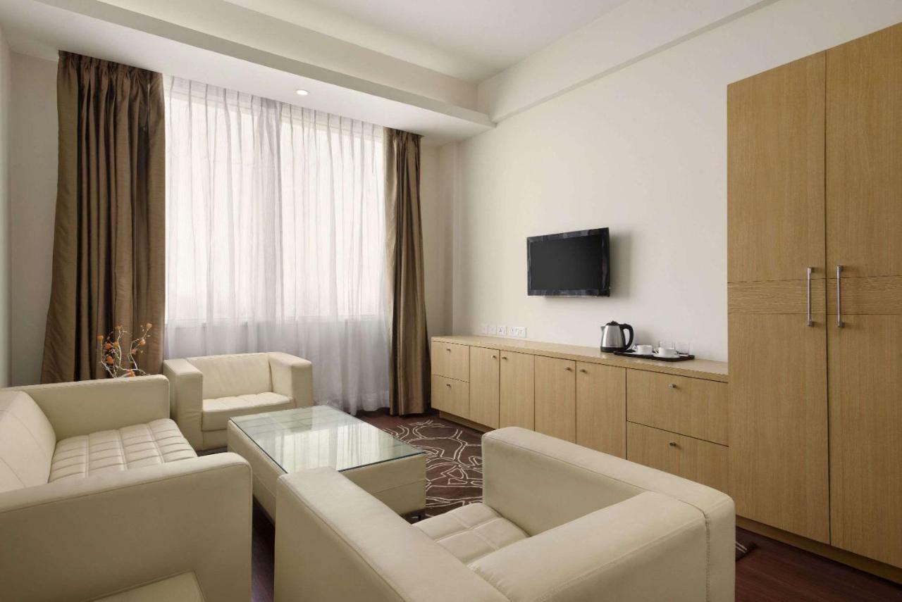 Hotel Ramada Neemrana Extérieur photo