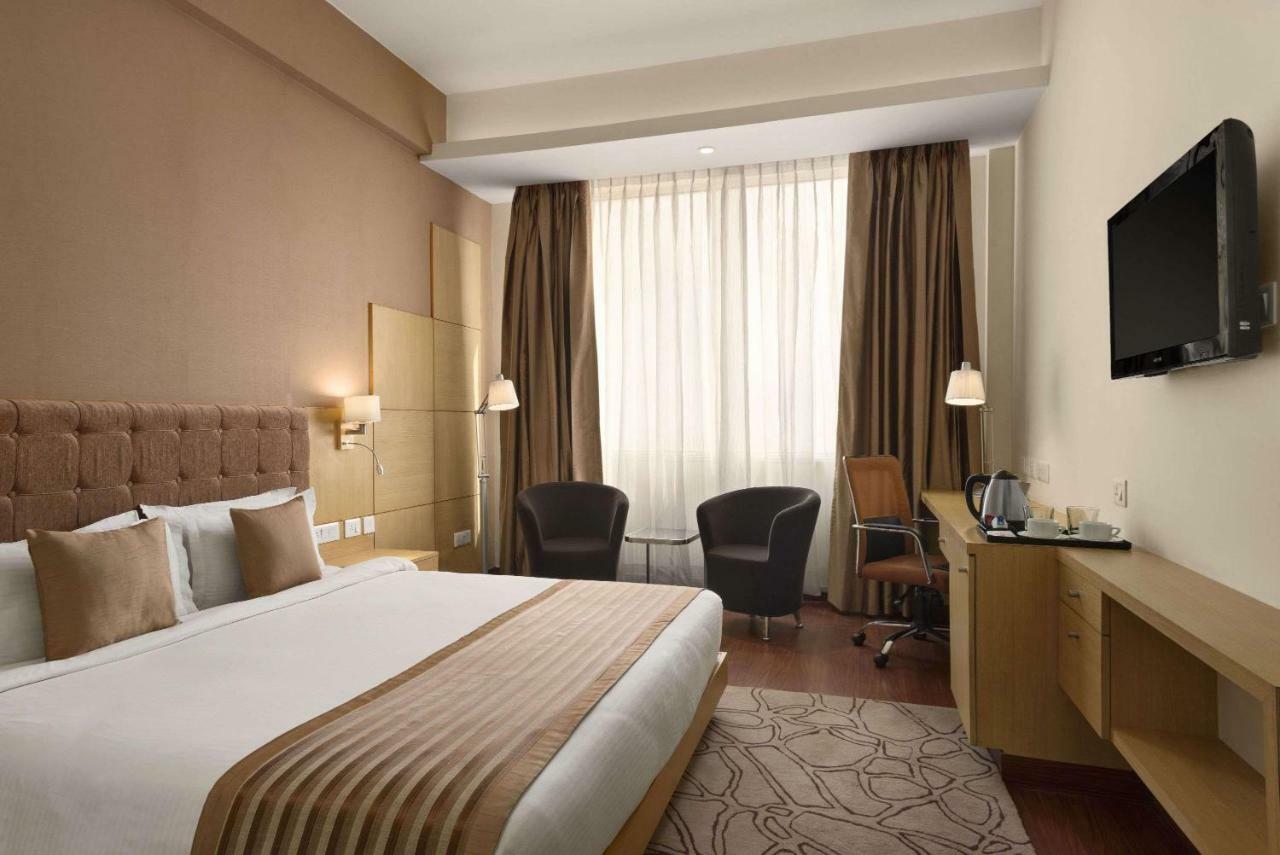 Hotel Ramada Neemrana Extérieur photo