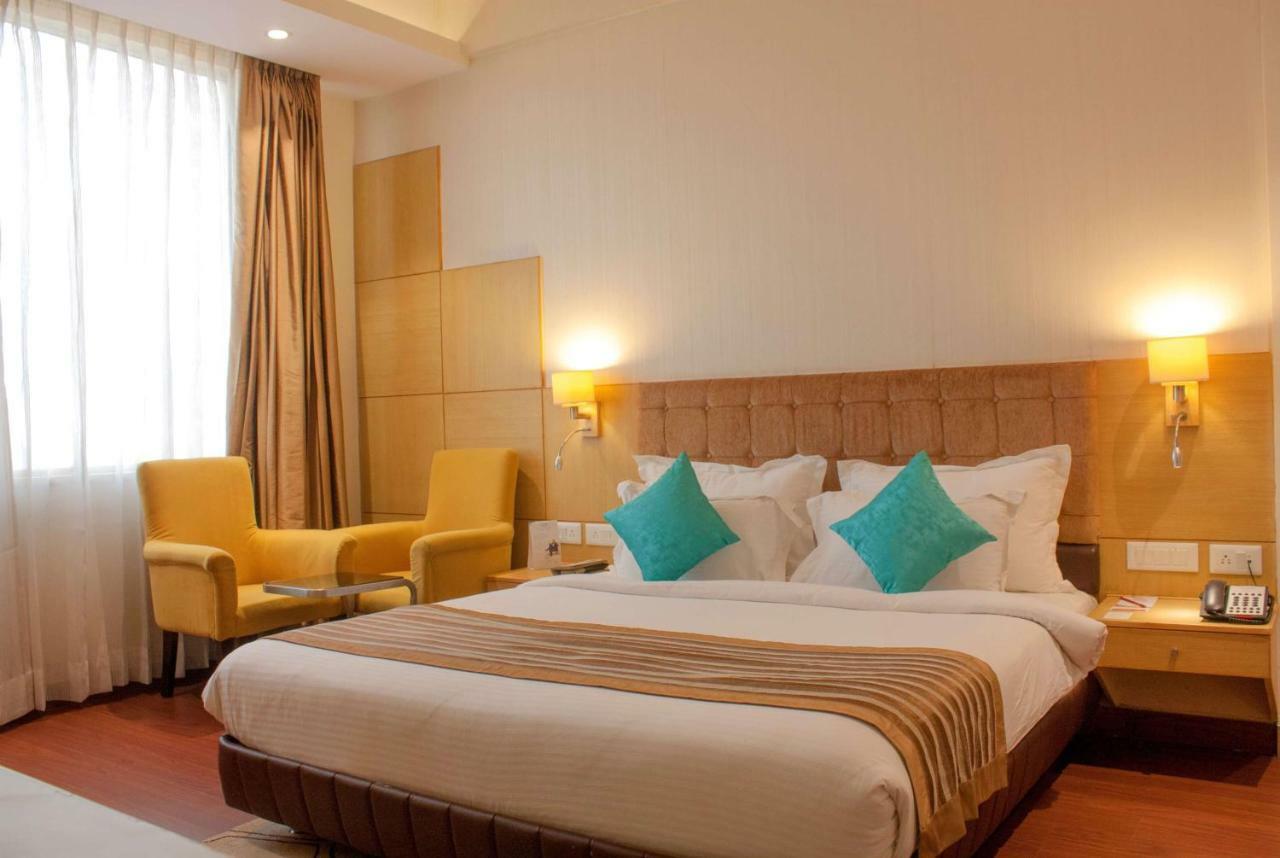 Hotel Ramada Neemrana Extérieur photo