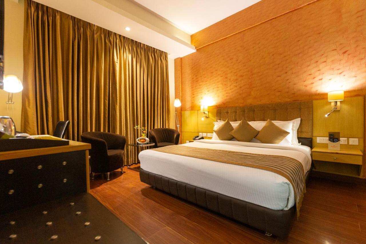 Hotel Ramada Neemrana Extérieur photo