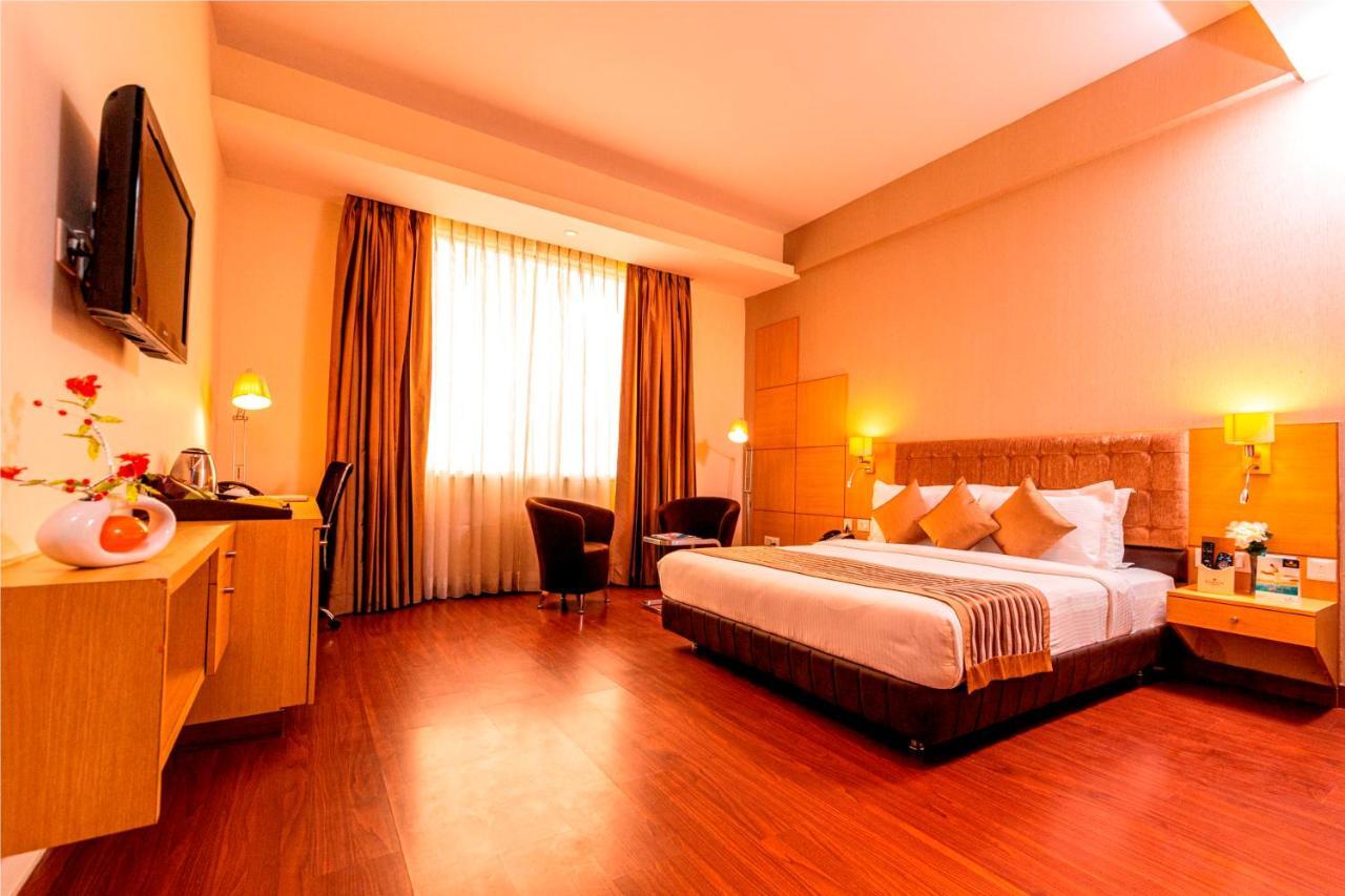 Hotel Ramada Neemrana Extérieur photo