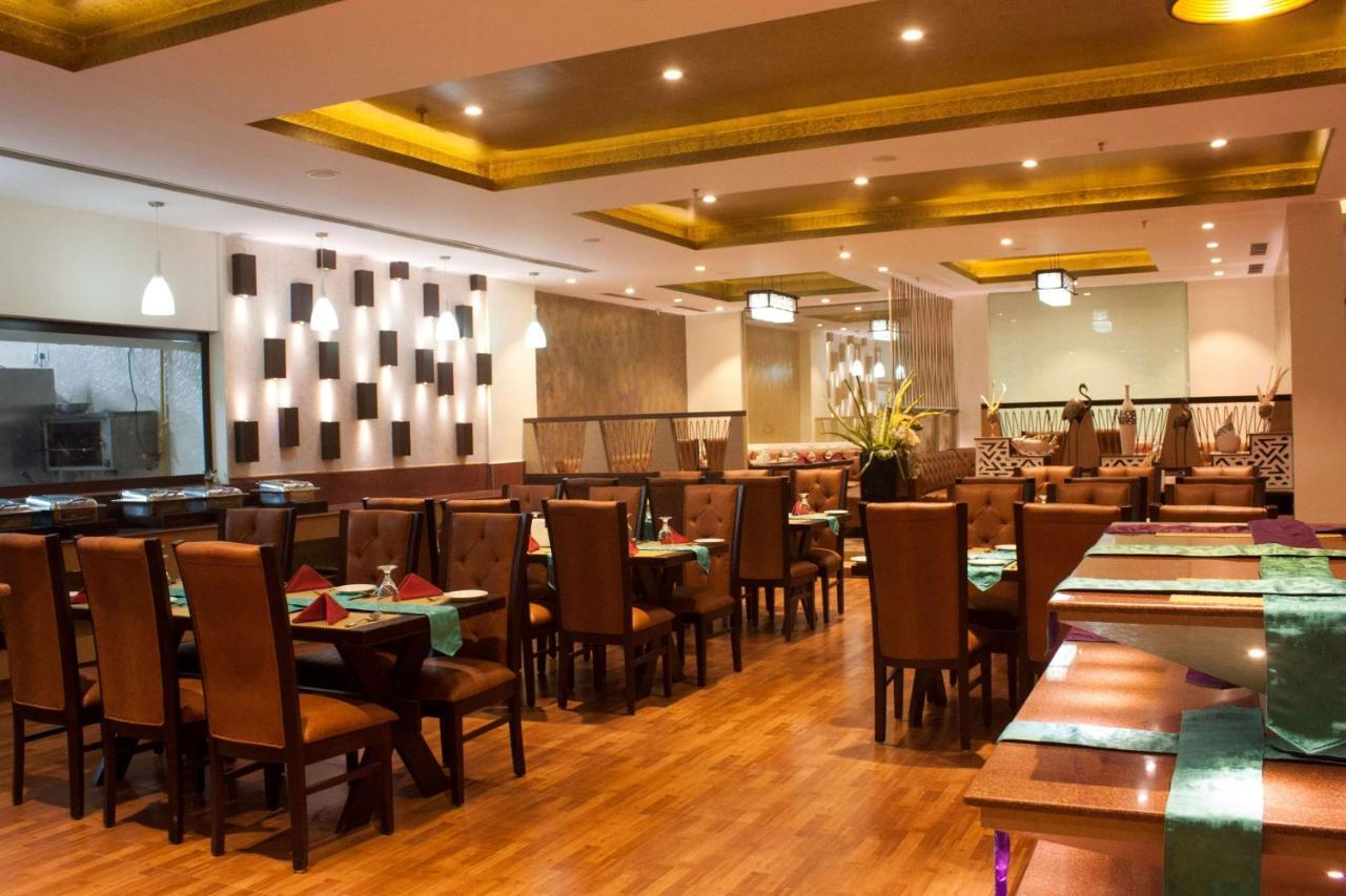 Hotel Ramada Neemrana Extérieur photo