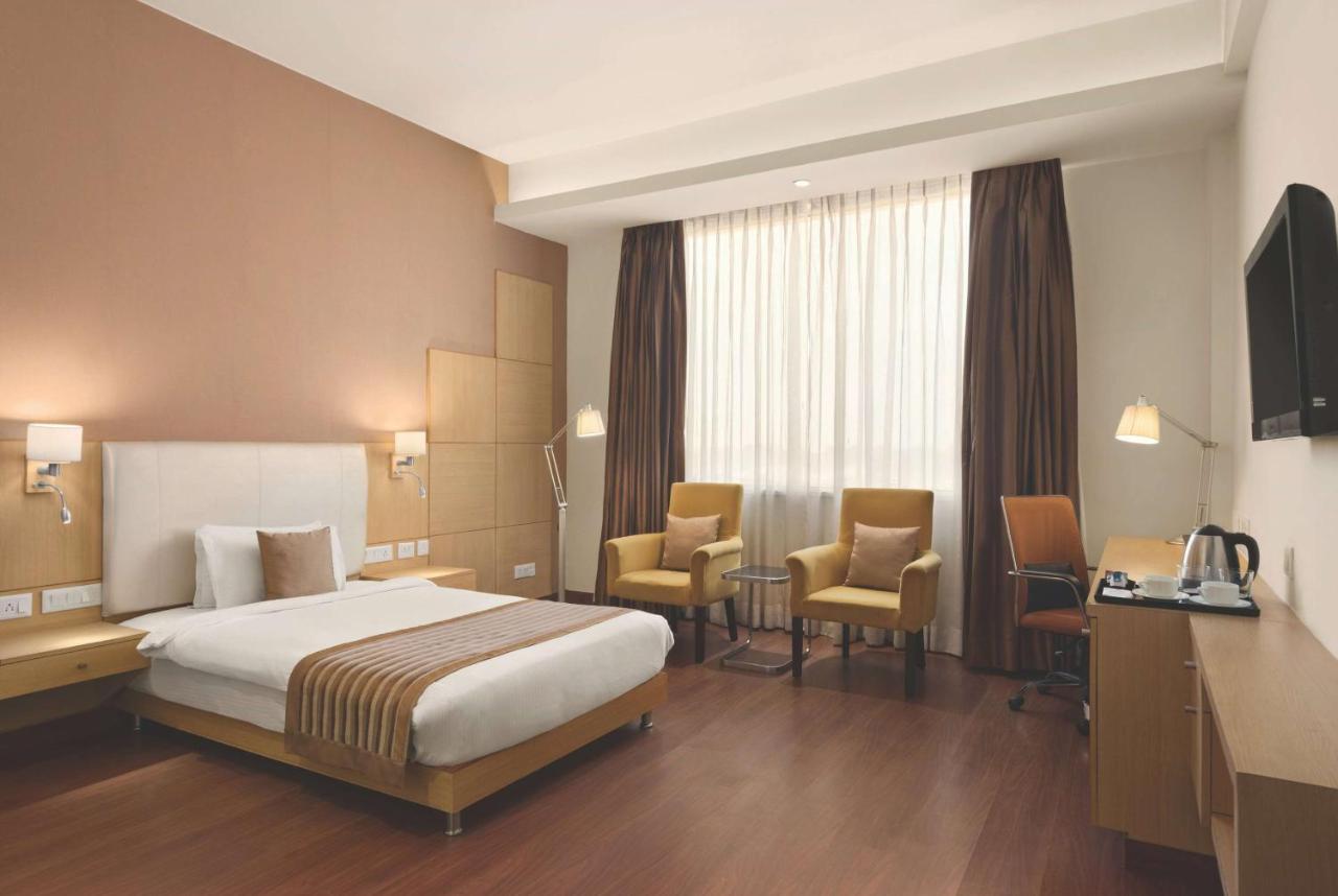 Hotel Ramada Neemrana Extérieur photo