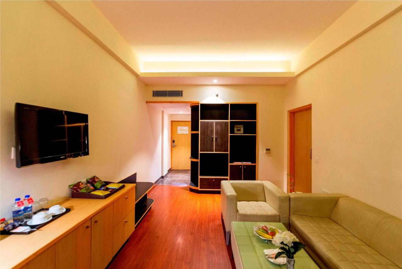 Hotel Ramada Neemrana Extérieur photo